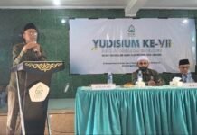 Ratusan Mahasiswa IAIM Lumajang di Yudisium